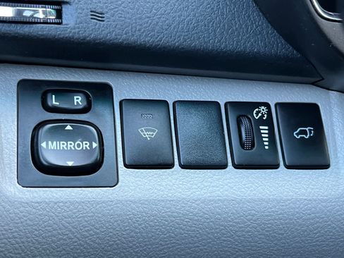Used 2010 Toyota Highlander Limited AWD/4WD image 32
