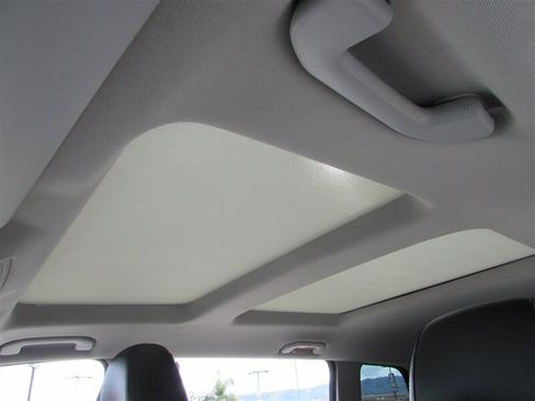 Used 2017 Mercedes-Benz GLS 450 4MATIC image 22