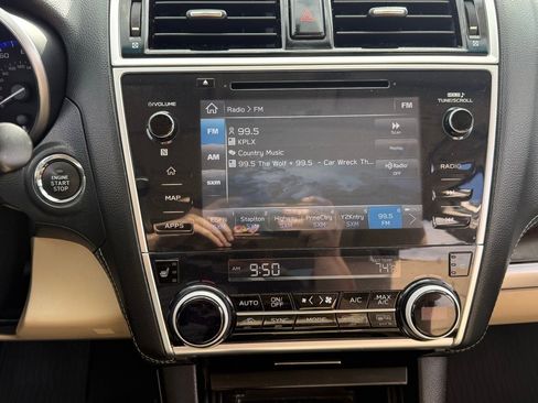 Used 2018 Subaru Outback 2.5i Limited image 16