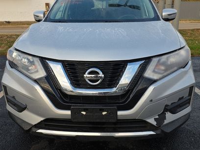 Used 2017 Nissan Rogue SV