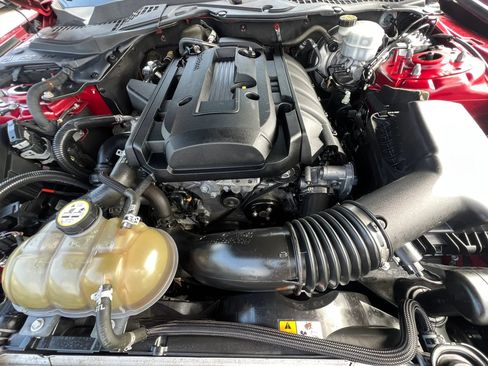 Used 2018 Ford Mustang Coupe RWD image 28