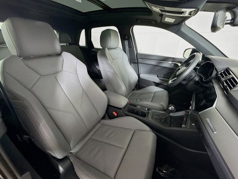 Certified 2025 Audi Q3 2.0T Premium w/ Convenience Package image 26