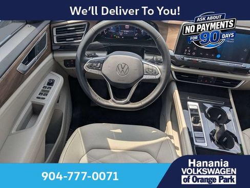 Used 2026 Volkswagen Atlas SE FWD image 17
