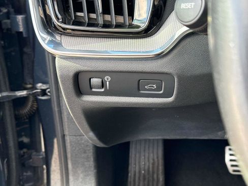 Used 2021 Volvo S60 T5 R-Design w/ Advanced Package image 30