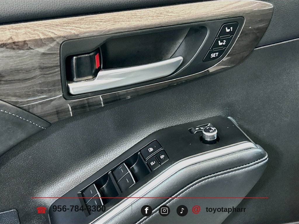 Used 2024 Toyota Highlander Limited FWD image 16