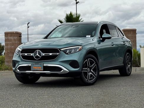 Used 2026 Mercedes-Benz GLC 300 image 2