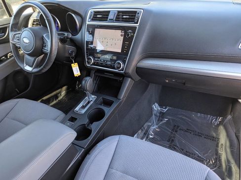 Used 2019 Subaru Outback 2.5i Premium image 13