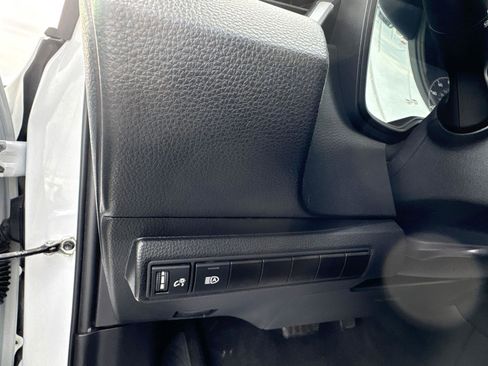 Used 2023 Toyota Corolla LE image 19