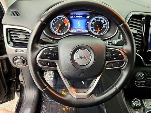 Used 2019 Jeep Cherokee Limited AWD/4WD image 13