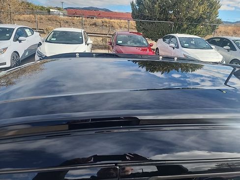 Used 2023 Nissan Kicks SR w/ SR Premium Package image 11