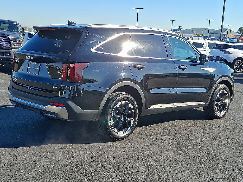Used 2024 Kia Sorento S AWD/4WD image 6