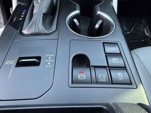 Used 2023 Toyota Highlander Bronze Edition image 38