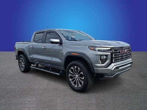 Used 2025 GMC Canyon Denali AWD/4WD image 3
