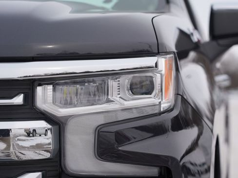 Used 2022 Chevrolet Silverado 1500 LTZ w/ LTZ Premium Package image 10