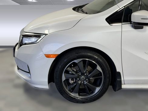 Used 2024 Honda Odyssey Elite image 11