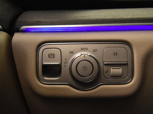 Used 2020 Mercedes-Benz GLE 350 4MATIC image 32