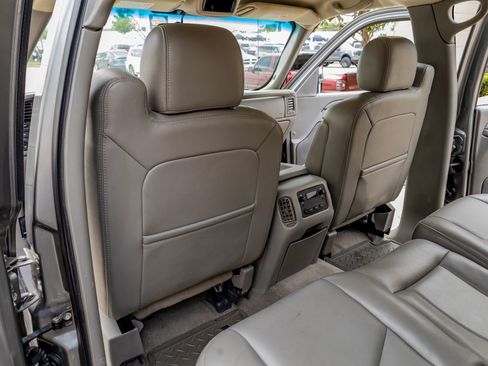 Used 2007 GMC Sierra 3500 SLT w/ Heavy-Duty Power Package image 31