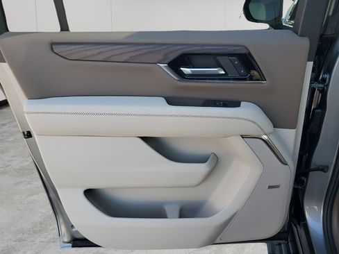 New 2026 GMC Yukon XL Denali w/ Sun & Power Step Package image 13