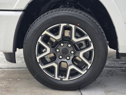 New 2026 RAM 1500 Laramie AWD/4WD image 10