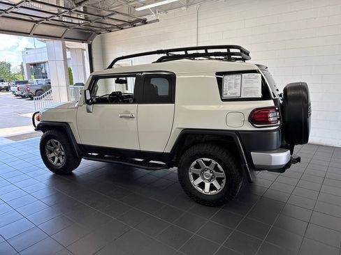 Used 2014 Toyota FJ Cruiser 4WD w/ Convenience Package image 5