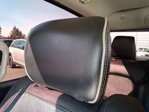 Used 2022 RAM 1500 Laramie AWD/4WD image 18