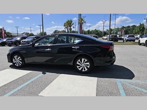 Used 2025 Nissan Altima 2.5 S image 25