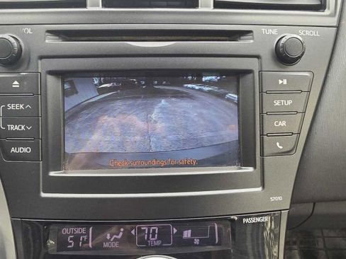 Used 2012 Toyota Prius V Five image 21