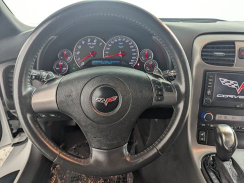 Used 2007 Chevrolet Corvette Coupe w/ Preferred Equipment Group RWD image 12