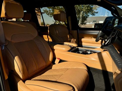 Used 2022 Jeep Grand Wagoneer Series III w/ Flexible Seating Group image 14