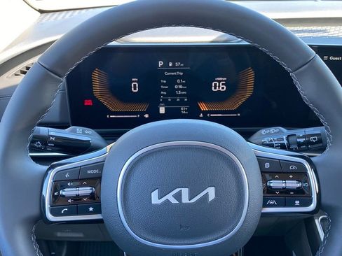 New 2026 Kia Carnival FWD image 10