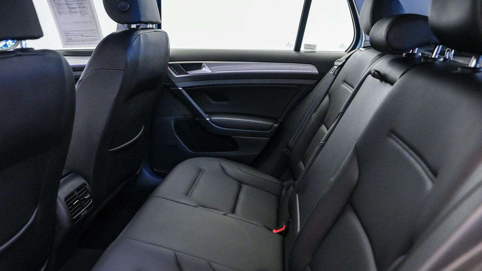 Used 2016 Volkswagen e-Golf SEL Premium FWD image 19