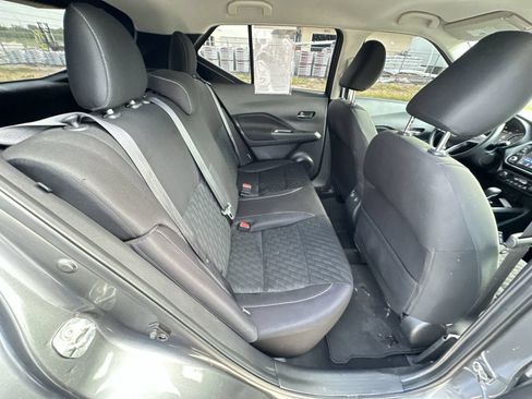 Used 2021 Nissan Kicks SV FWD image 26