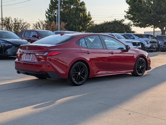 Used 2025 Toyota Camry SE FWD image 6