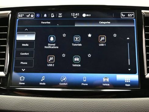 Certified 2024 Chrysler Pacifica Touring-L FWD image 45