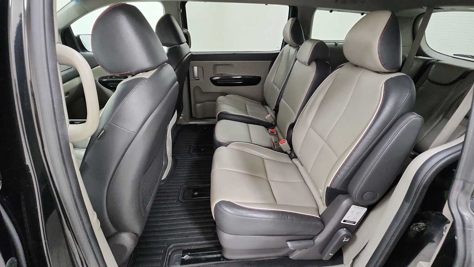 Used 2017 Kia Sedona EX FWD image 23