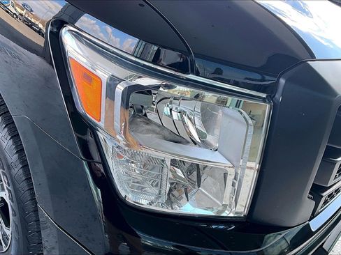 Used 2021 Nissan Titan S w/ S Utility Package image 34