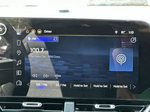 Used 2025 Chevrolet Equinox LT w/ Convenience Package II image 12