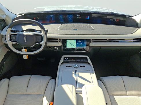 New 2025 Lincoln Navigator Reserve AWD/4WD image 12