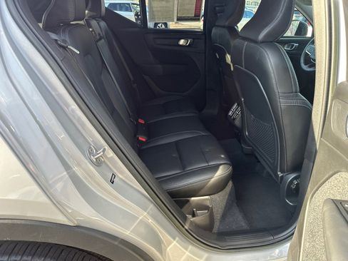 Used 2024 Volvo XC40 B5 Core image 15