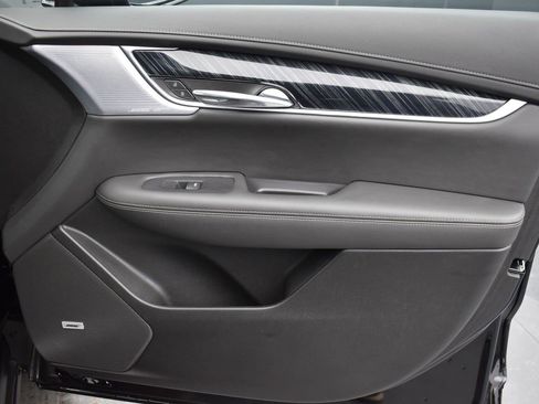 Used 2024 Cadillac XT6 Premium Luxury w/ Technology Package image 34