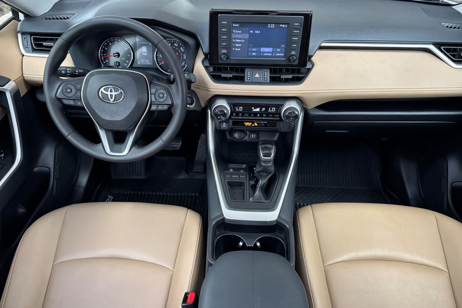 Used 2019 Toyota RAV4 XLE Premium FWD image 3