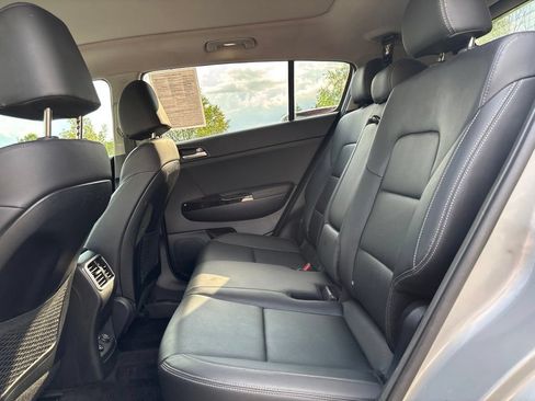 Used 2022 Kia Sportage EX AWD/4WD image 12