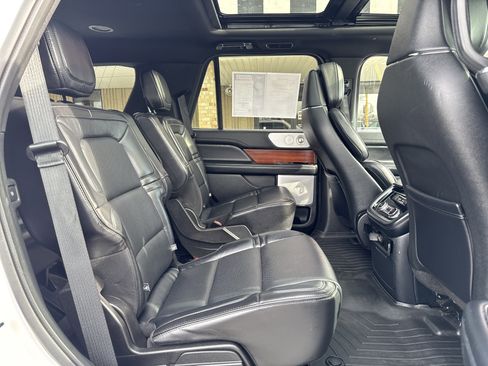 Used 2019 Lincoln Navigator Reserve image 36