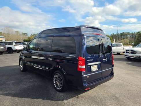 Used 2016 Mercedes-Benz Metris Passenger image 5