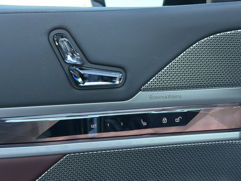 Certified 2023 BMW 760i xDrive image 21