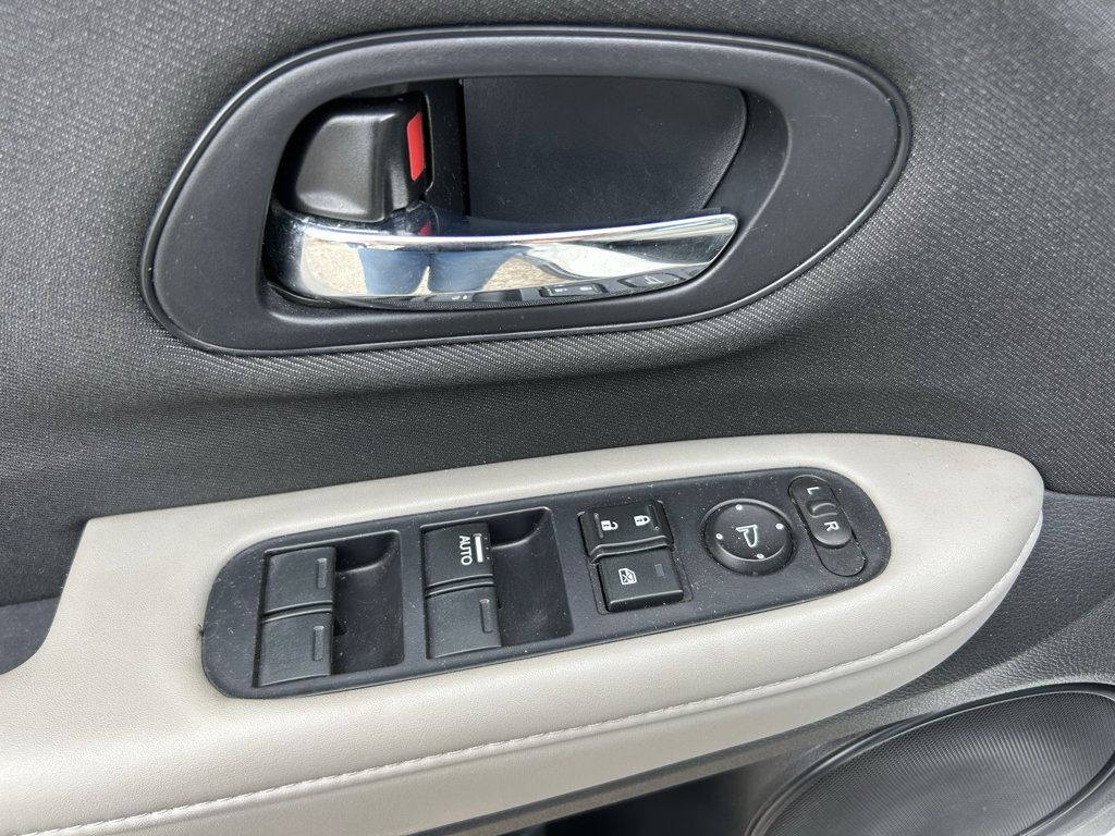 Used 2022 Honda HR-V LX image 23