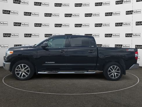 Used 2017 Toyota Tundra SR5 image 3