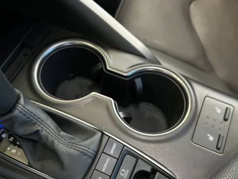 Used 2022 Toyota Camry XSE FWD image 30