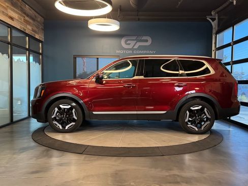 Used 2023 Kia Telluride S AWD/4WD image 6