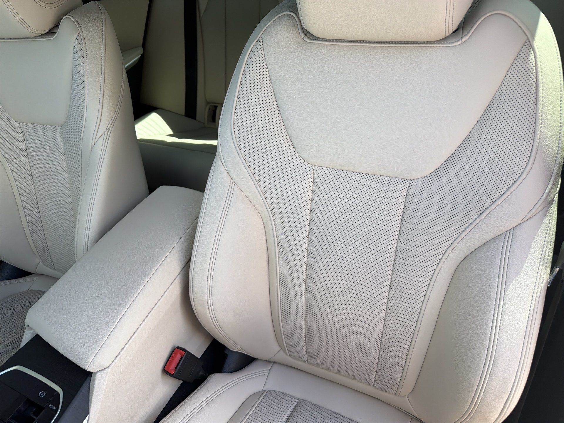 Used 2023 BMW 330i Sedan w/ Premium Package RWD image 22